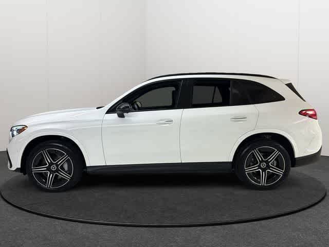 Used 2023 Mercedes-Benz GLC 300 4MATIC image 3