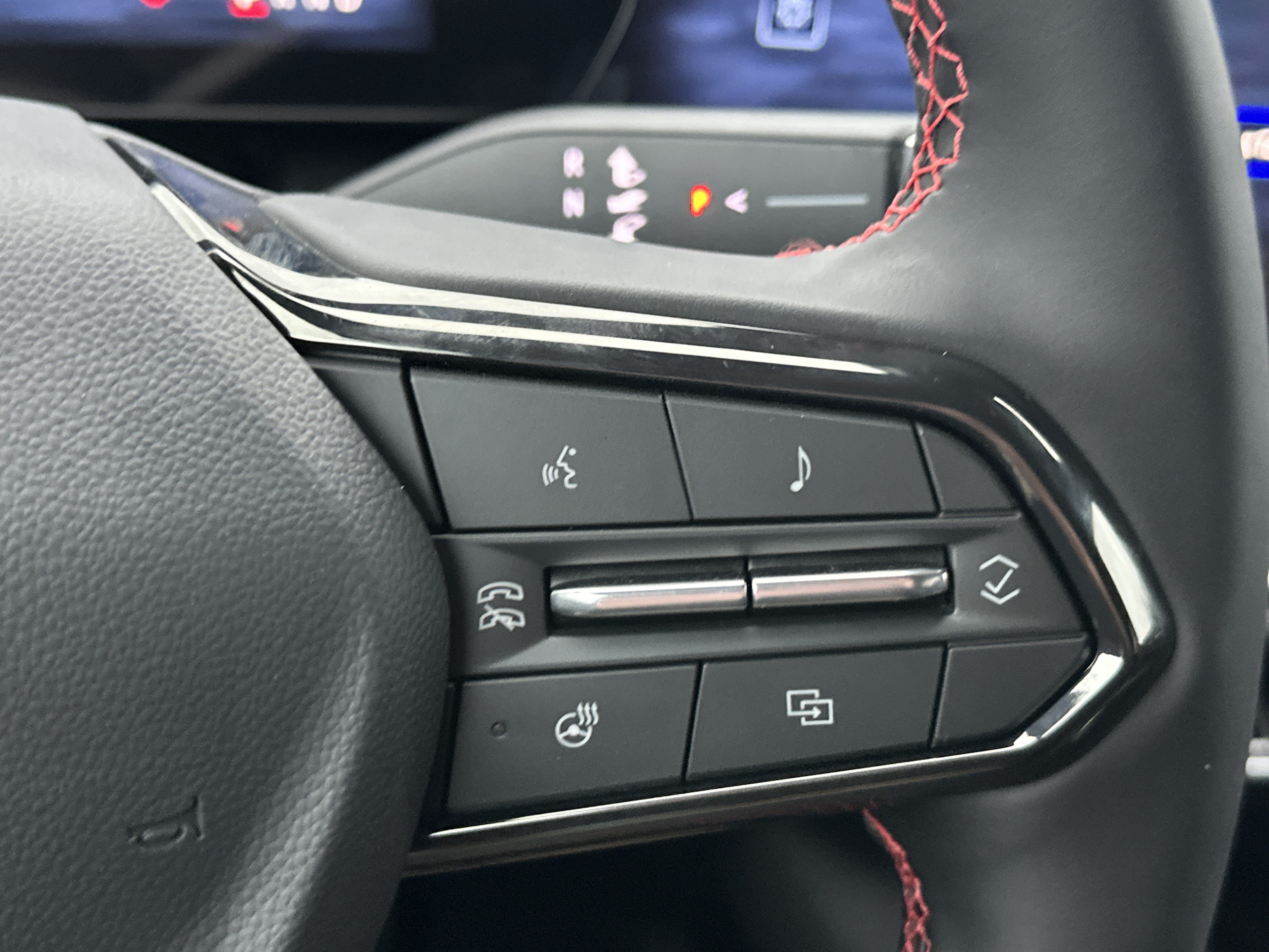 New 2026 Chevrolet Equinox EV RS AWD/4WD image 18