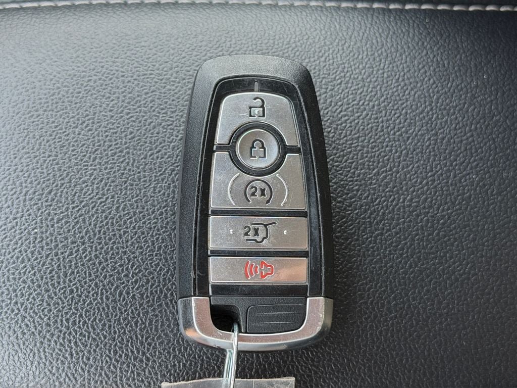 Used 2025 Ford Escape Platinum AWD/4WD image 31