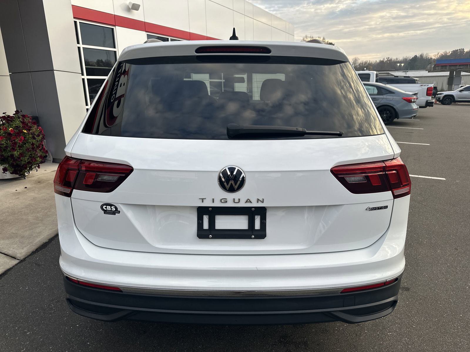 Used 2022 Volkswagen Tiguan S image 7