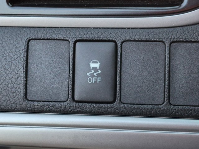 Used 2012 Toyota Camry LE FWD image 11