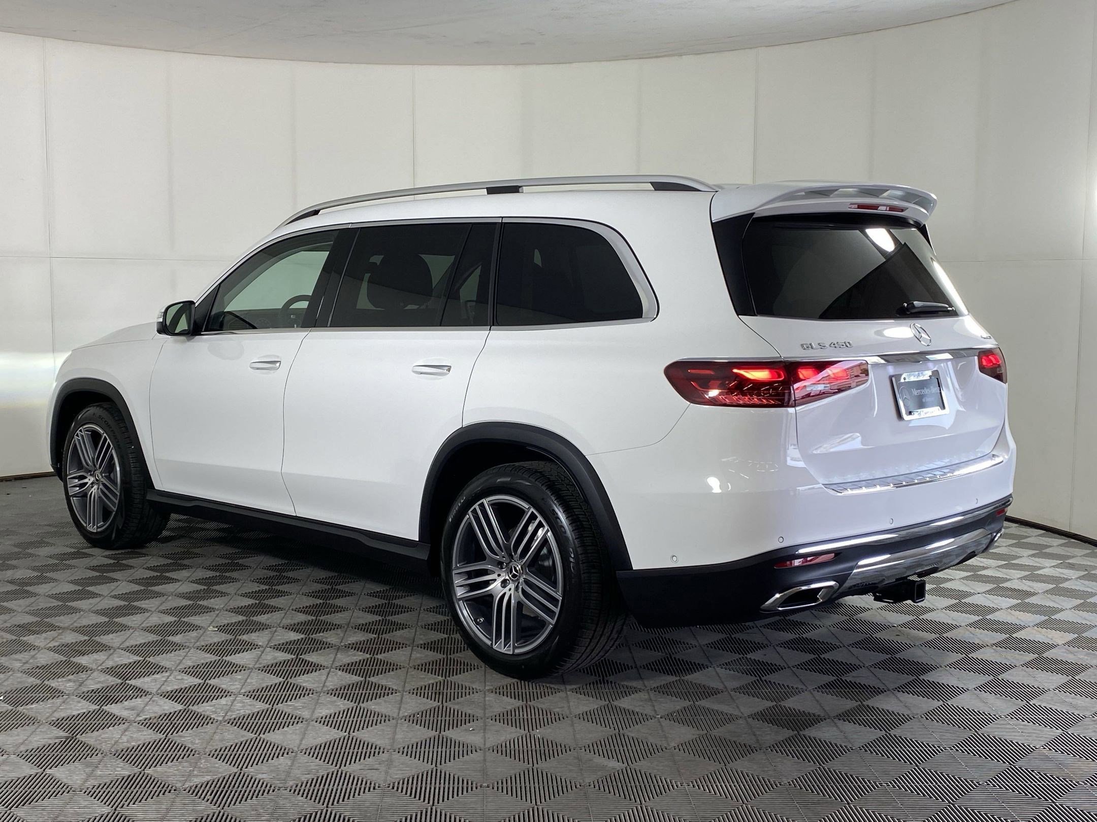 New 2025 Mercedes-Benz GLS 450 4MATIC image 3