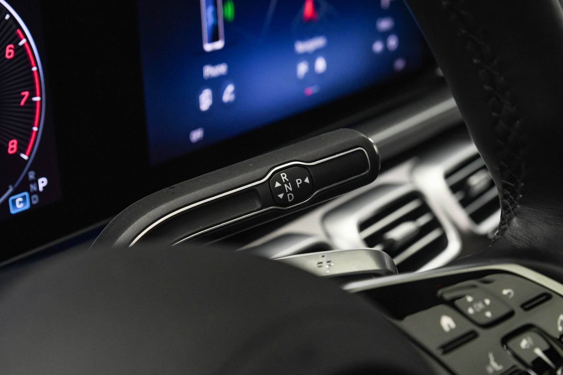 Used 2025 Mercedes-Benz GLS 450 4MATIC image 37