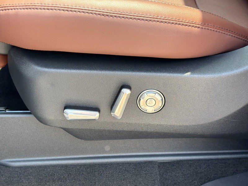 New 2026 Lincoln Navigator Reserve AWD/4WD image 15