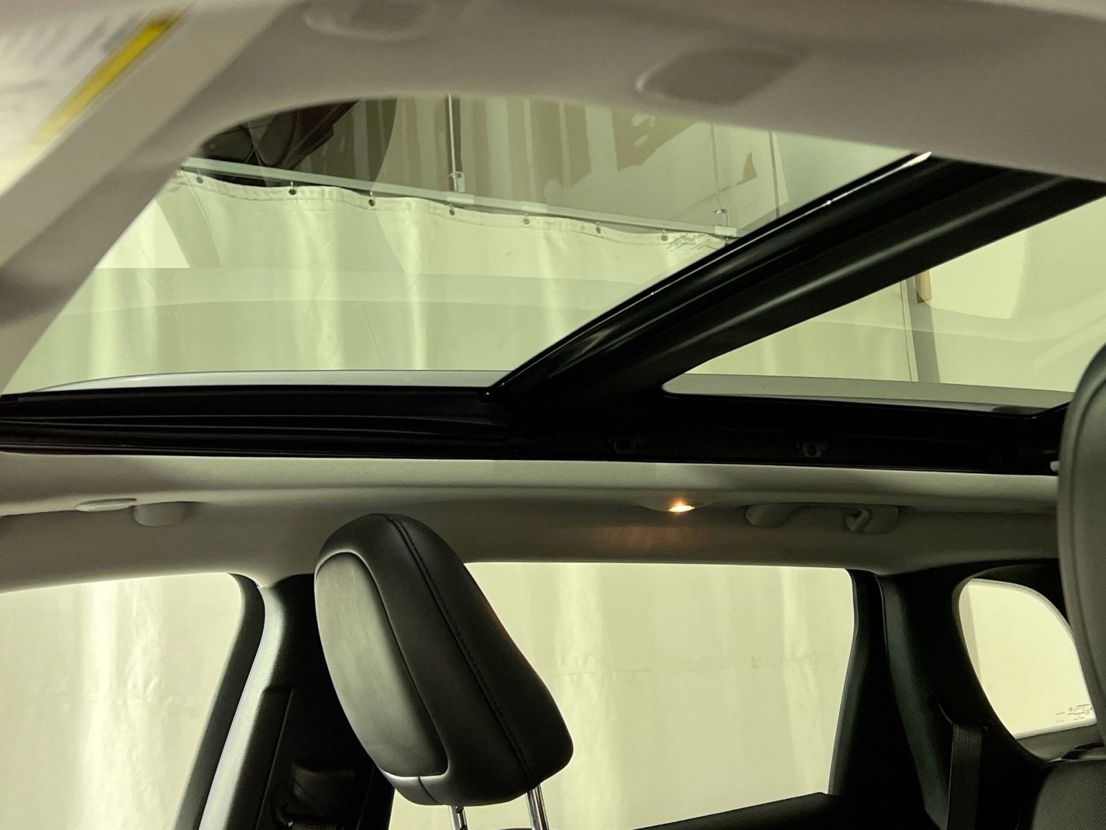 Used 2021 Jeep Cherokee Latitude Lux w/ Sun & Sound Group image 24