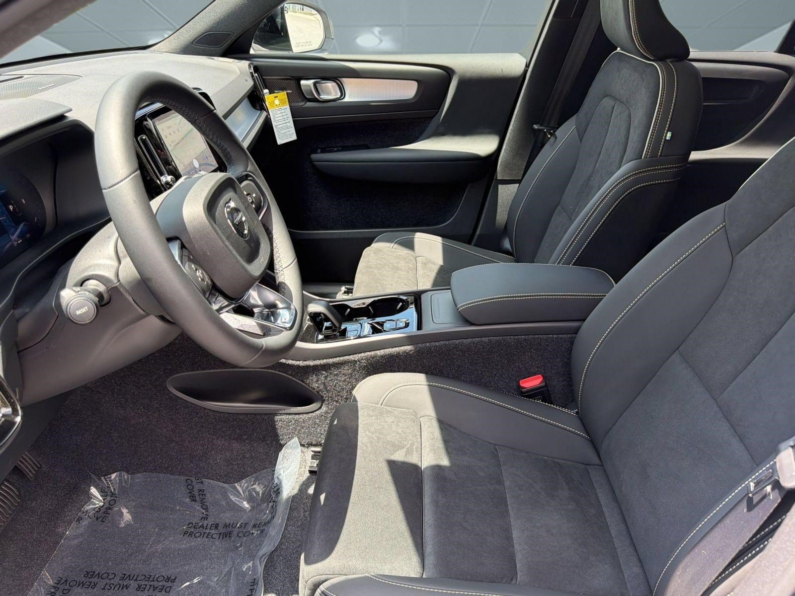 New 2026 Volvo XC40 B5 Ultra w/ Climate Package AWD/4WD image 5