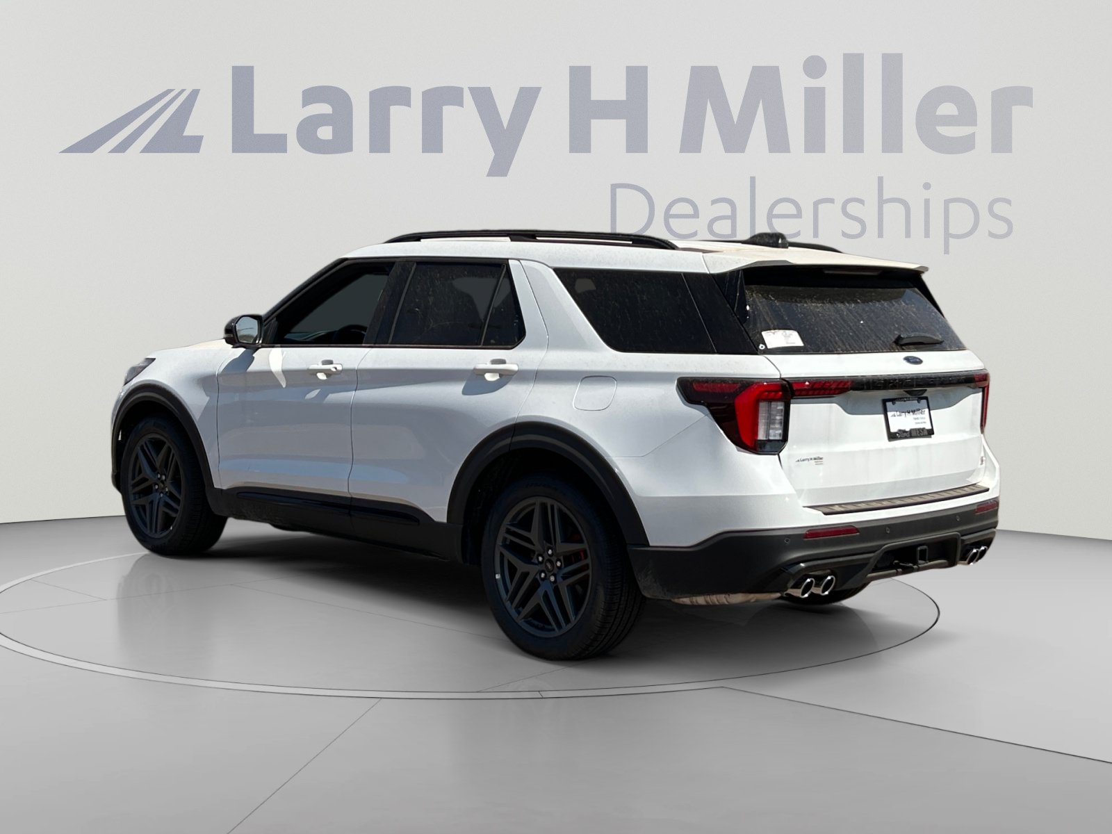 New 2026 Ford Explorer ST w/ Sun And Sound Package AWD/4WD image 3