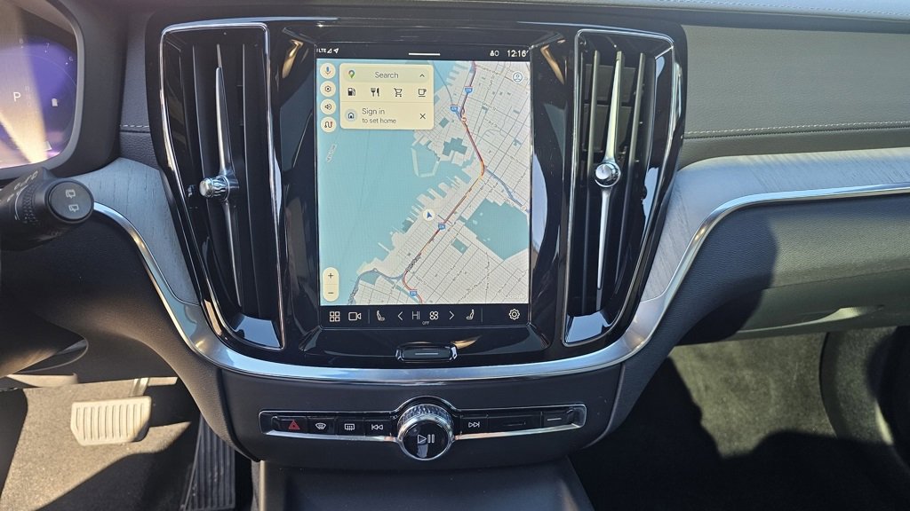 Certified 2024 Volvo V60 B5 Cross Country Ultimate image 24