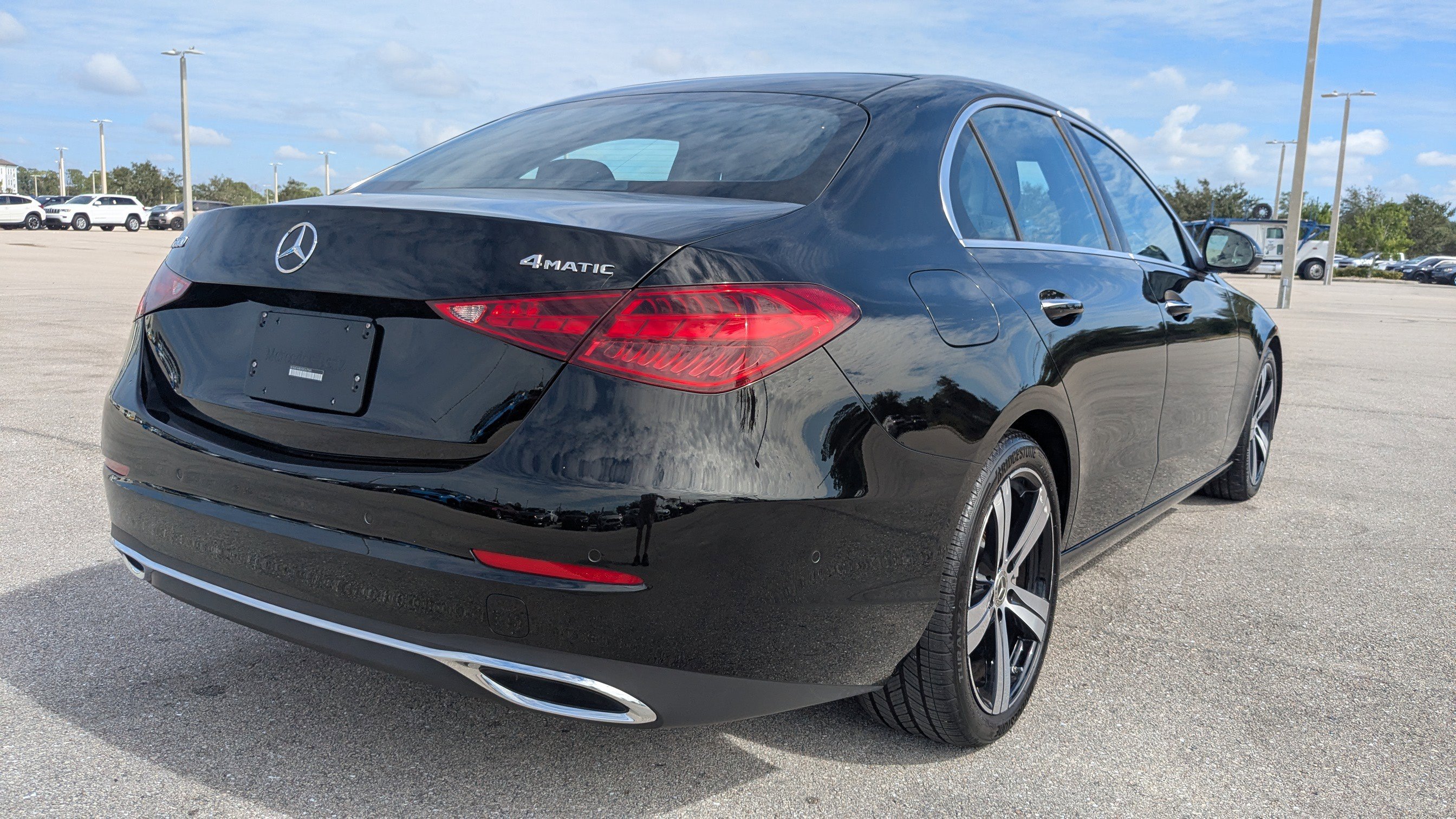 Used 2025 Mercedes-Benz C 300 4MATIC Sedan image 5