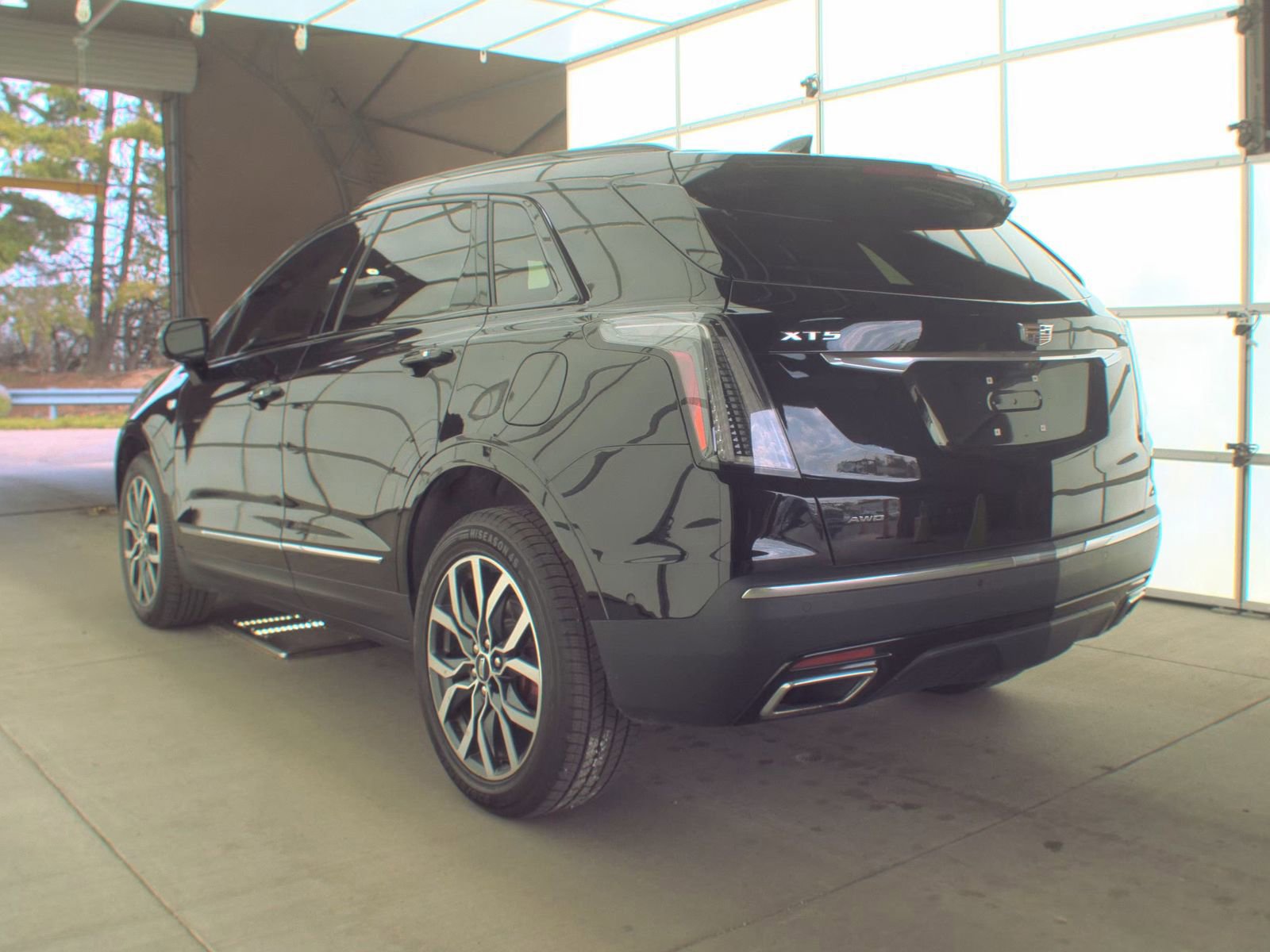 Used 2022 Cadillac XT5 Sportv w/ Platinum Package AWD/4WD image 8
