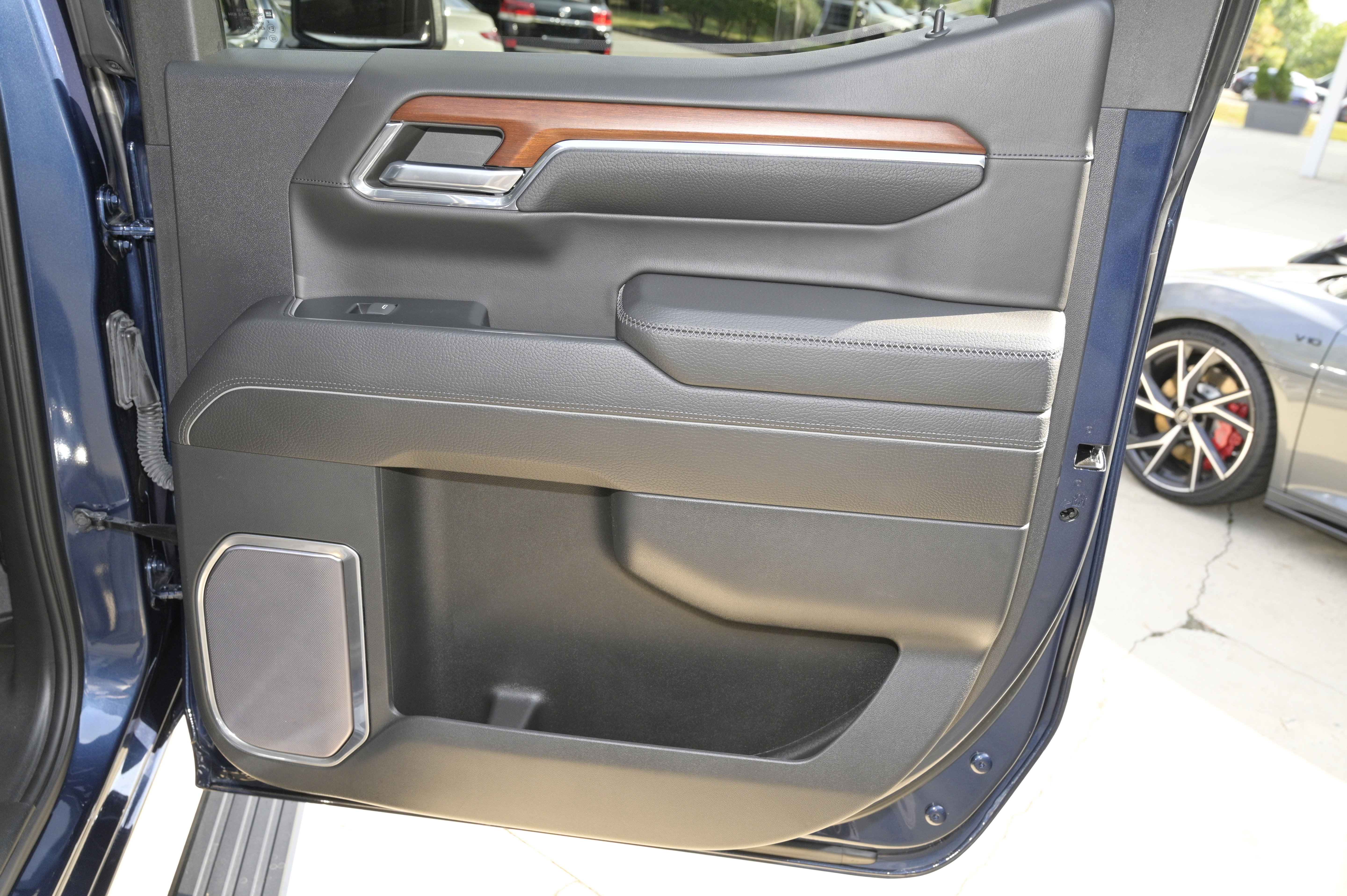 Used 2023 GMC Sierra 1500 Denali w/ Denali Reserve Package image 48