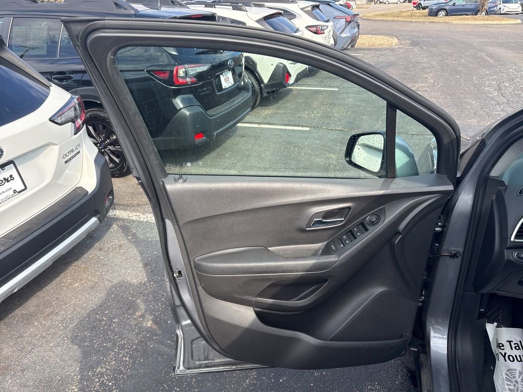 Used 2020 Chevrolet Trax LS w/ Tint and Cruise Package image 20