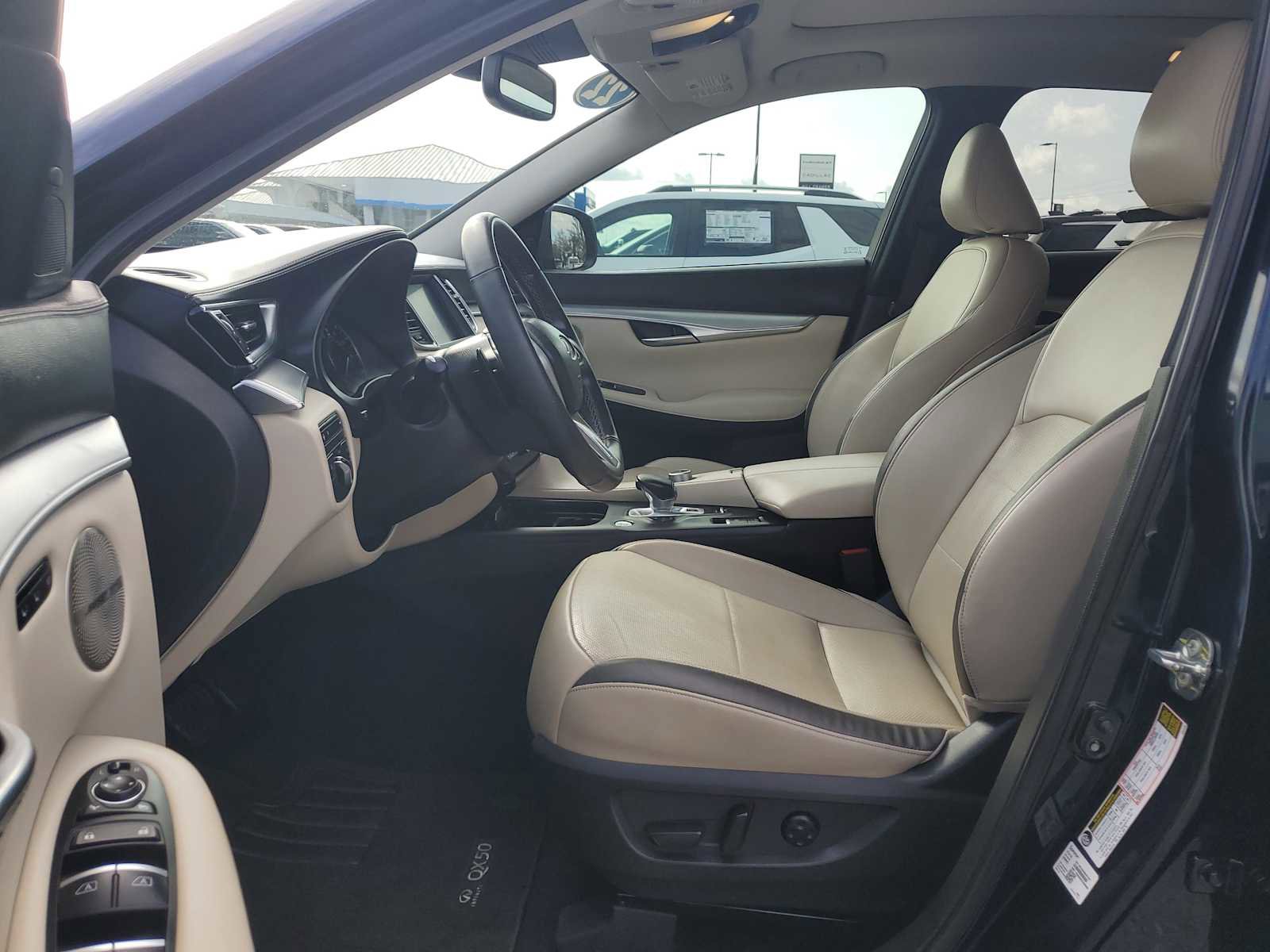 Used 2022 INFINITI QX50 Essential image 13