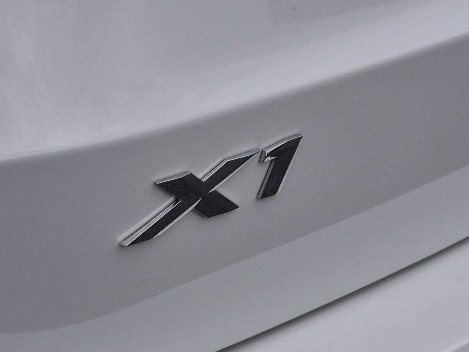 New 2027 BMW X1 xDrive28i AWD/4WD image 13