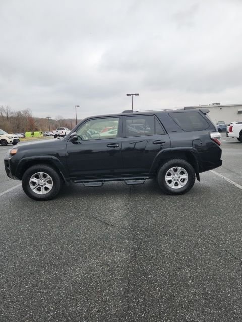 Used 2022 Toyota 4Runner SR5 Premium image 4