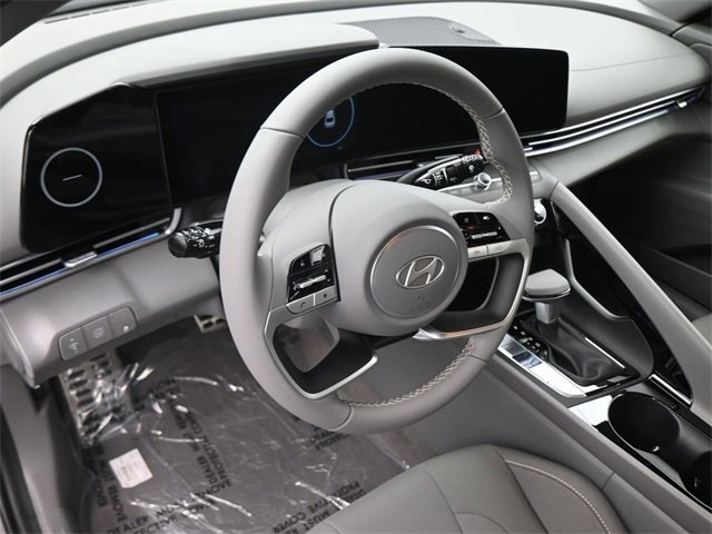 New 2025 Hyundai Elantra SEL image 15