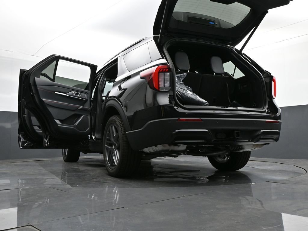 New 2025 Ford Explorer ST-Line w/ Premium Package image 41