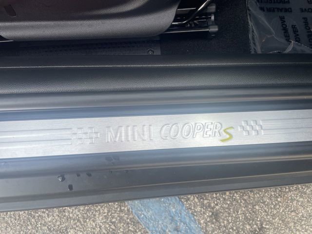Certified 2024 MINI Cooper SE image 36