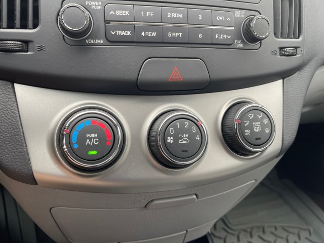 Used 2010 Hyundai Elantra GLS FWD image 25