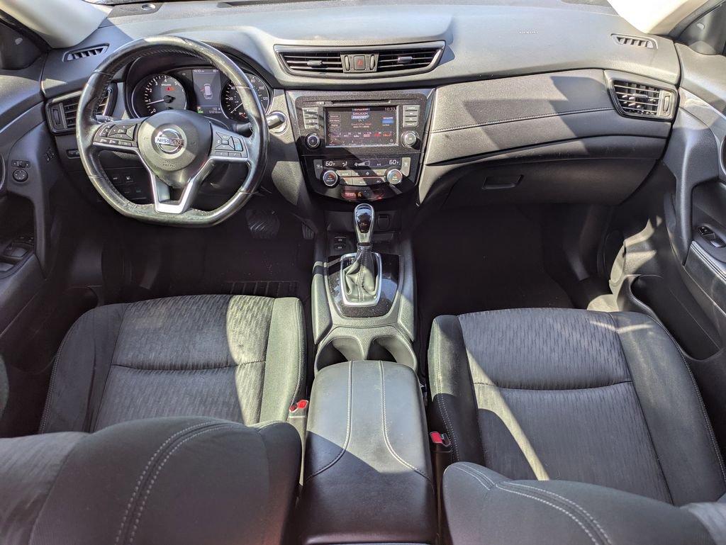 Used 2019 Nissan Rogue SV w/ Premium Package image 2