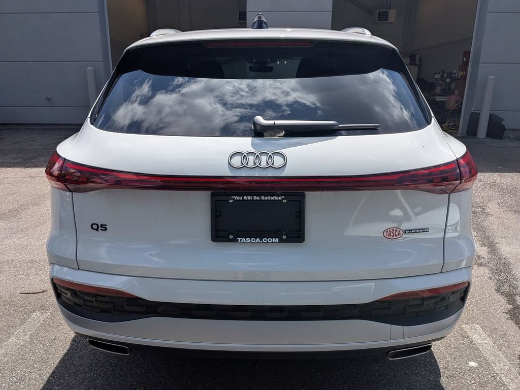 Used 2025 Audi Q5 Premium Plus w/ Premium Plus AWD/4WD image 4