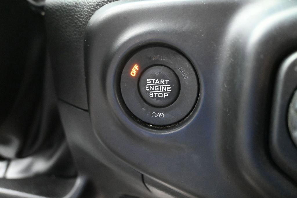 Used 2022 Jeep Wrangler Unlimited Sahara w/ Cold Weather Group AWD/4WD image 16