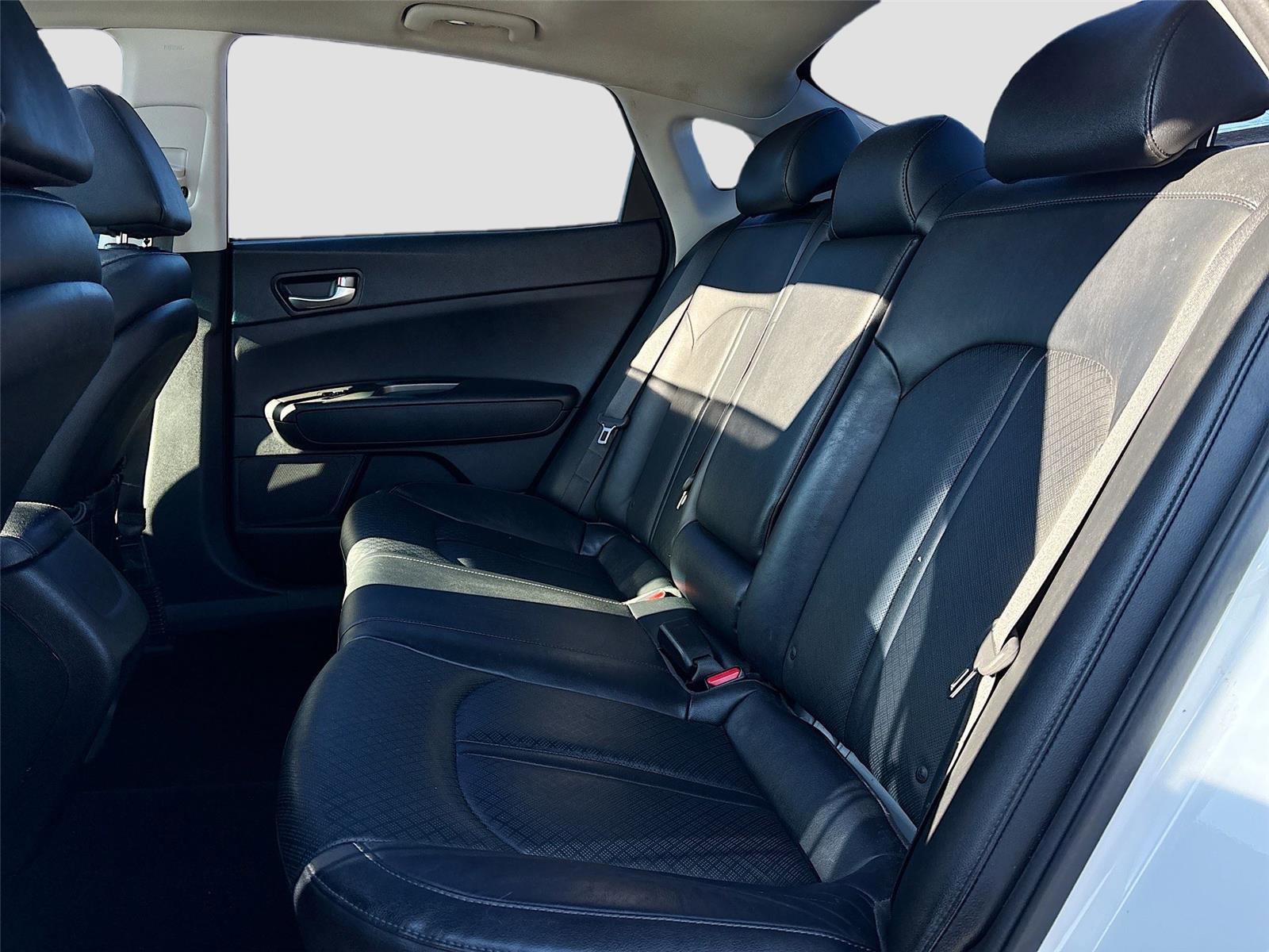 Used 2020 Kia Optima SE image 25