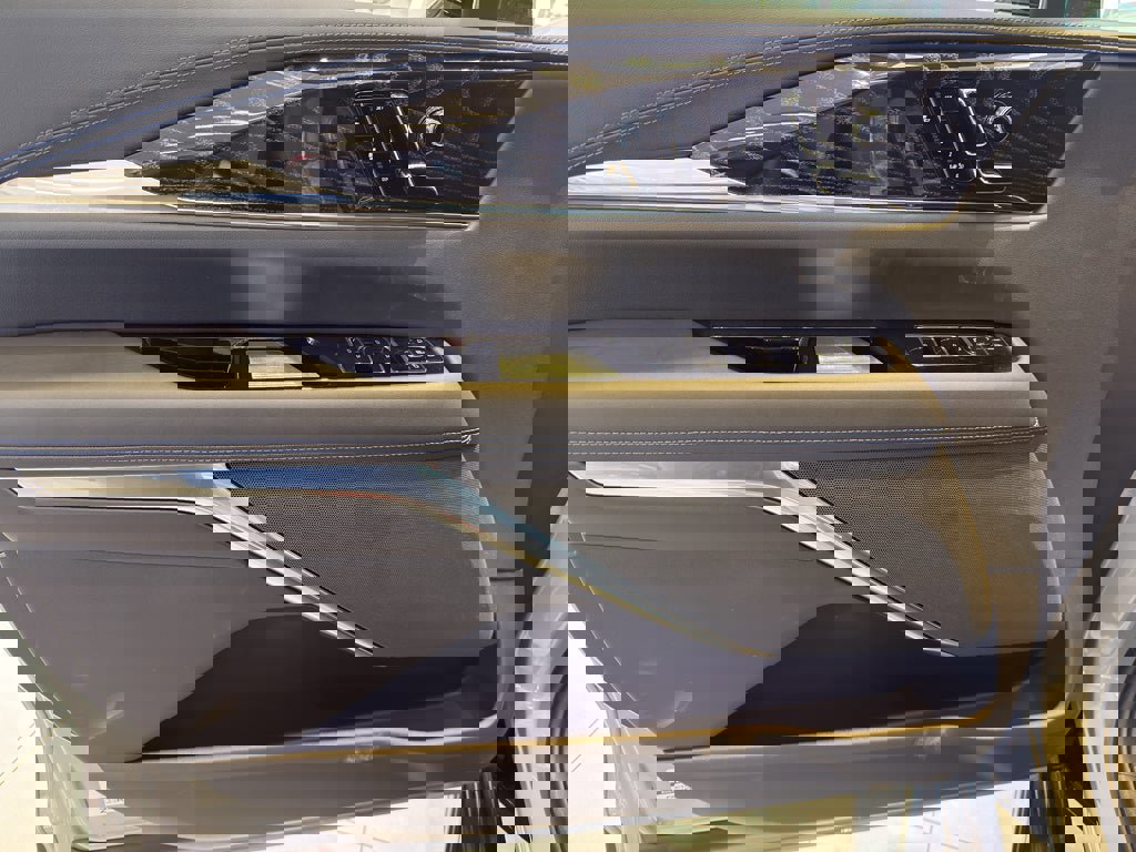 New 2026 Cadillac Escalade IQ Luxury 1 image 8