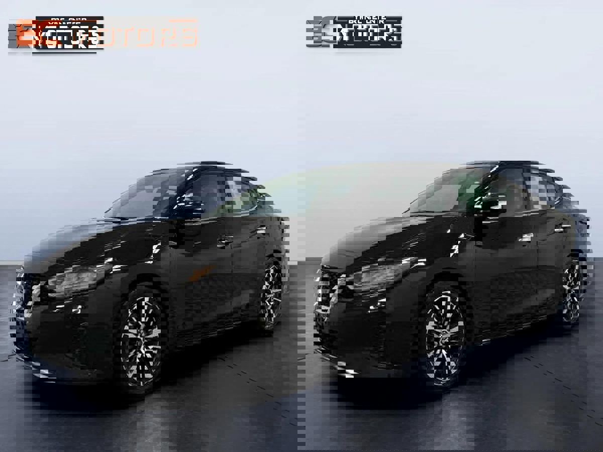 Used 2023 Nissan Maxima SL image 2