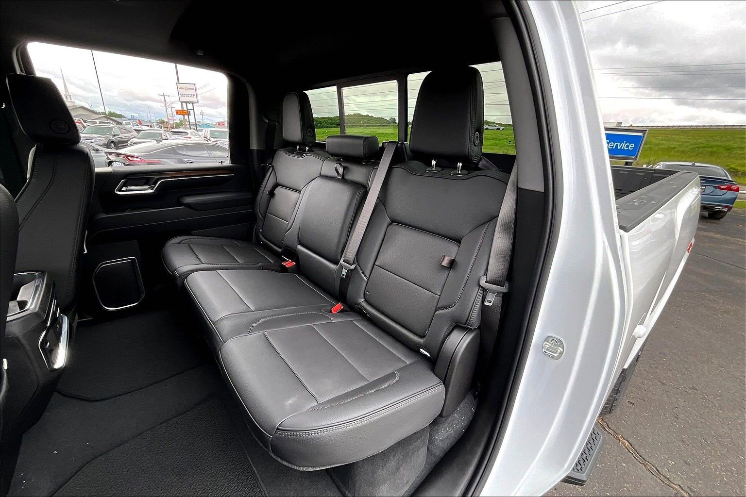 New 2025 GMC Sierra 3500 Denali w/ Denali Reserve Package image 10