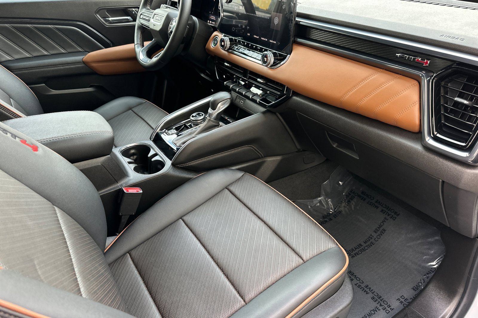 Certified 2023 GMC Canyon AT4 w/ AT4 Premium Package AWD/4WD image 19