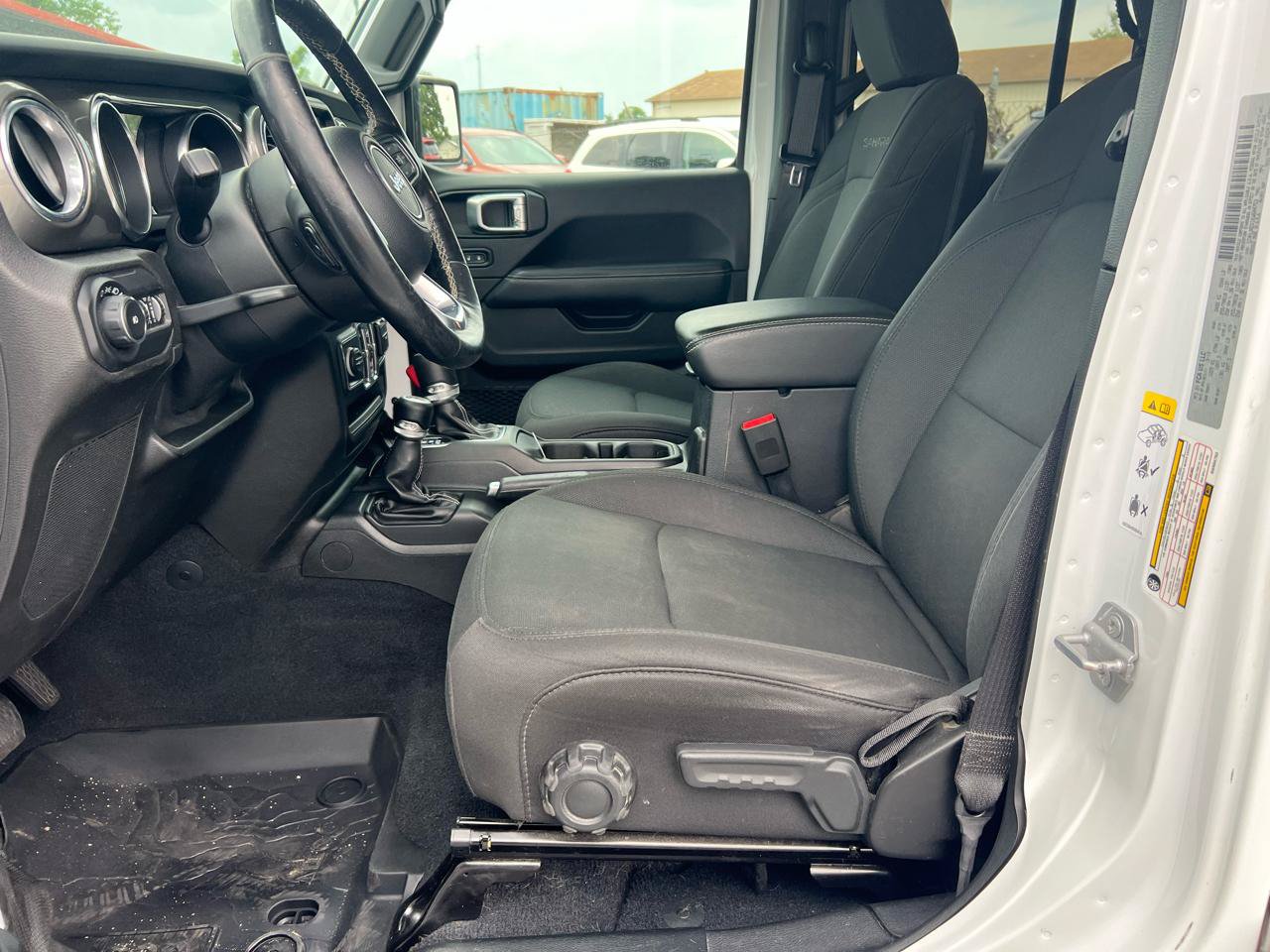 Used 2019 Jeep Wrangler Unlimited Sahara AWD/4WD image 15