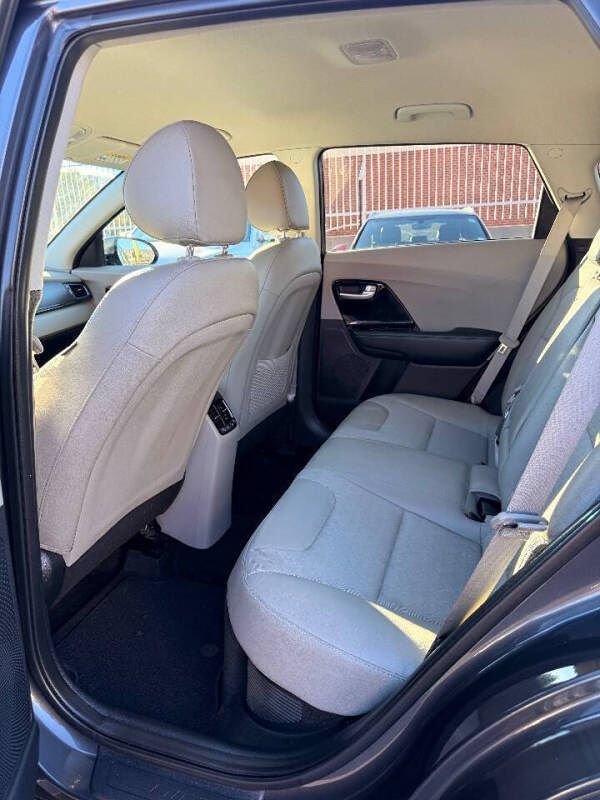 Used 2019 Kia Niro EX FWD image 8