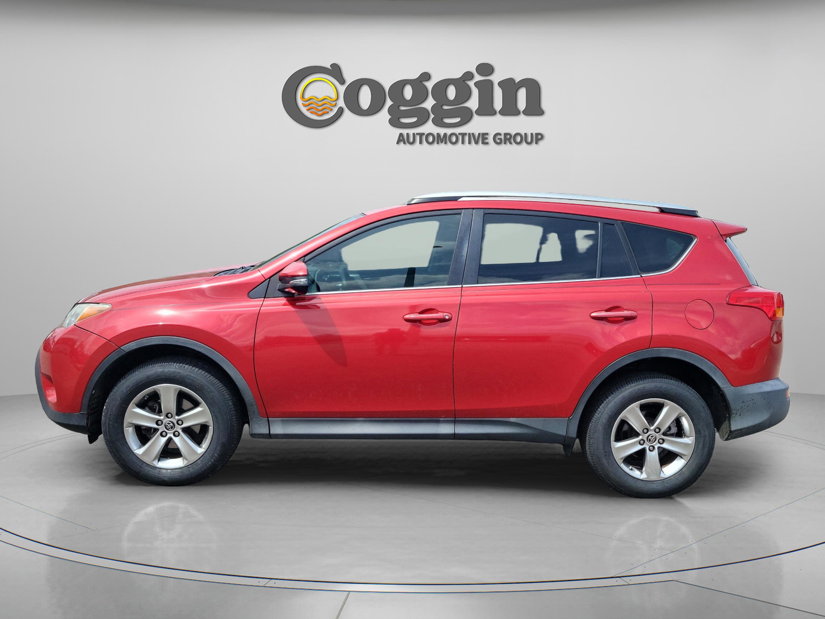 Used 2015 Toyota RAV4 XLE image 2
