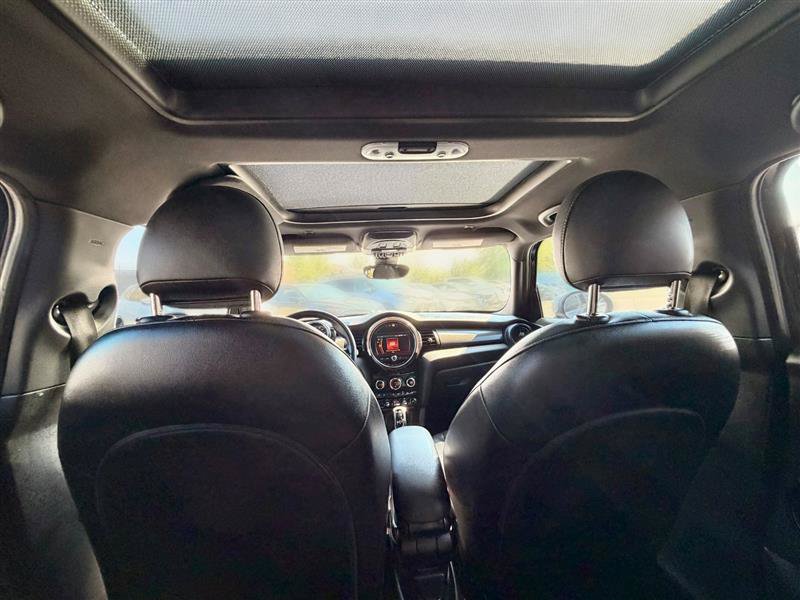 Used 2021 MINI Cooper 4-Door Hardtop FWD image 31