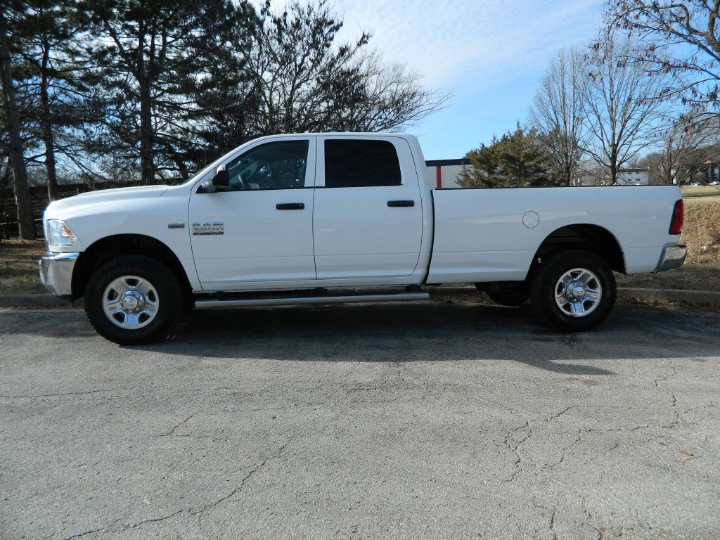 Used 2018 RAM 2500 Tradesman w/ Chrome Appearance Group image 4