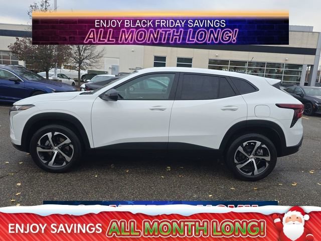 Used 2024 Chevrolet Trax RS w/ Driver Confidence Package image 2