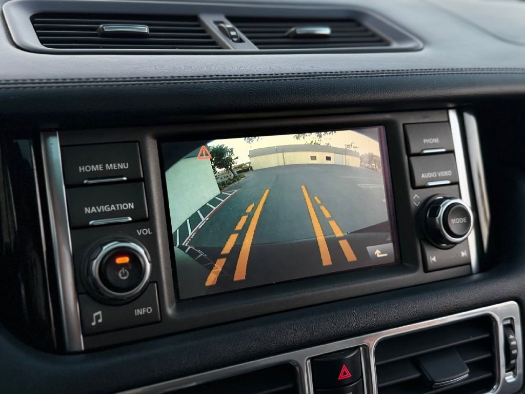 Used 2012 Land Rover Range Rover HSE image 26