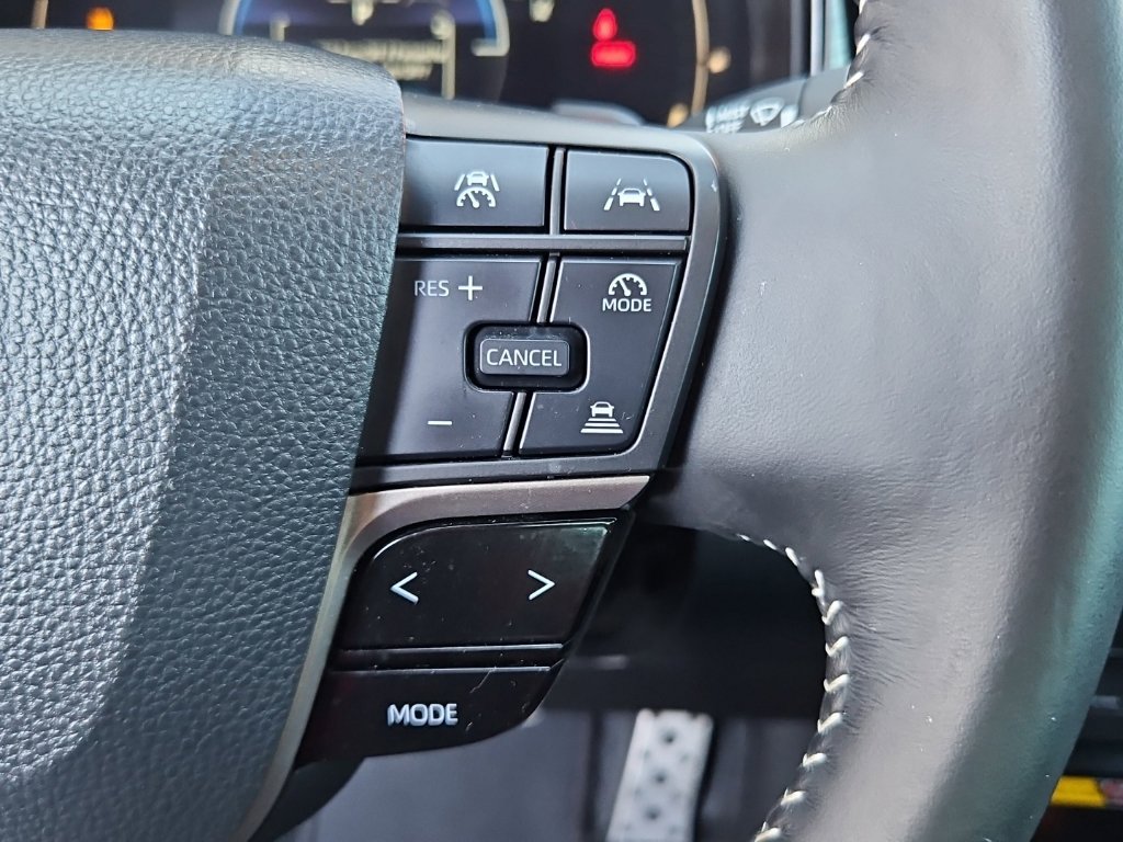 Used 2025 Toyota Camry LE FWD image 12