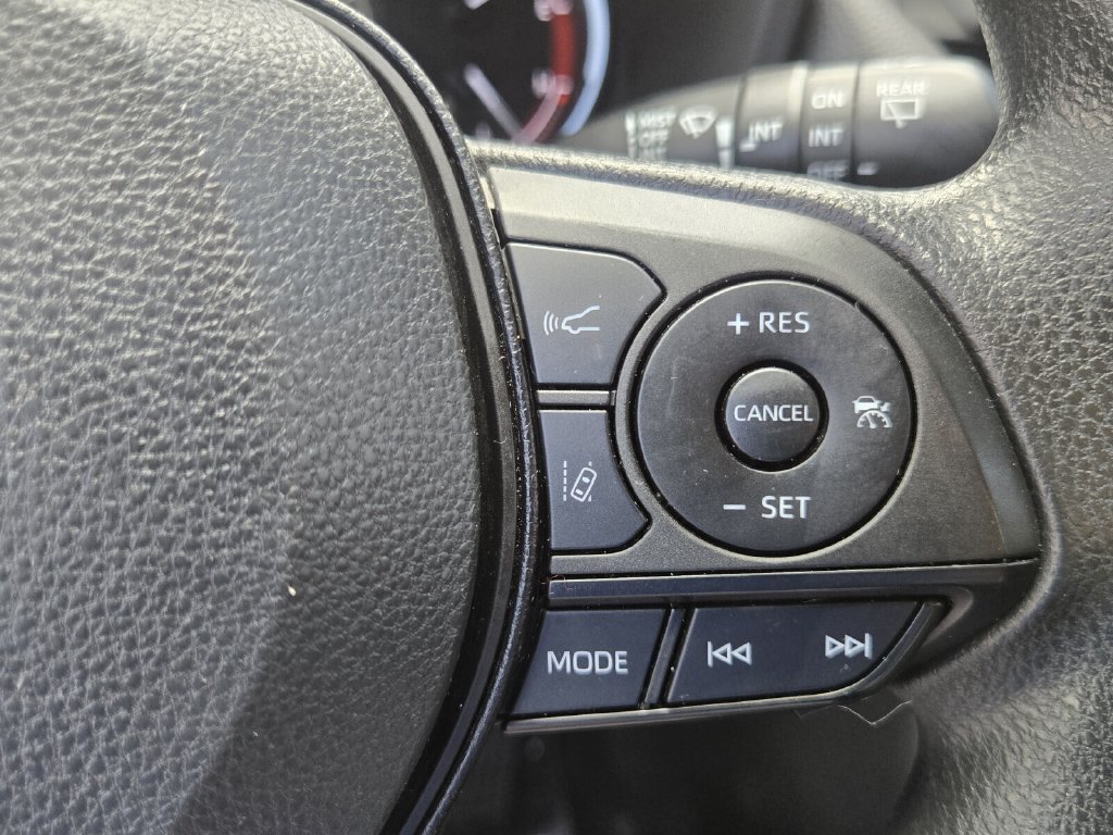 Used 2023 Toyota RAV4 XLE FWD image 25