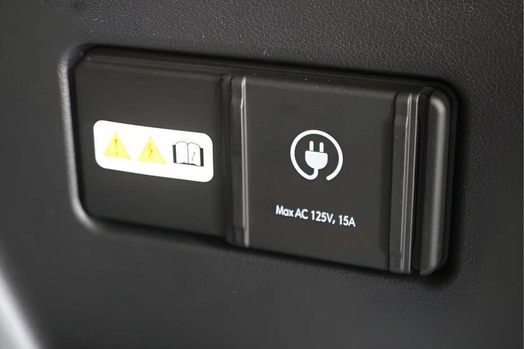 New 2026 Hyundai Ioniq 9 Limited image 12