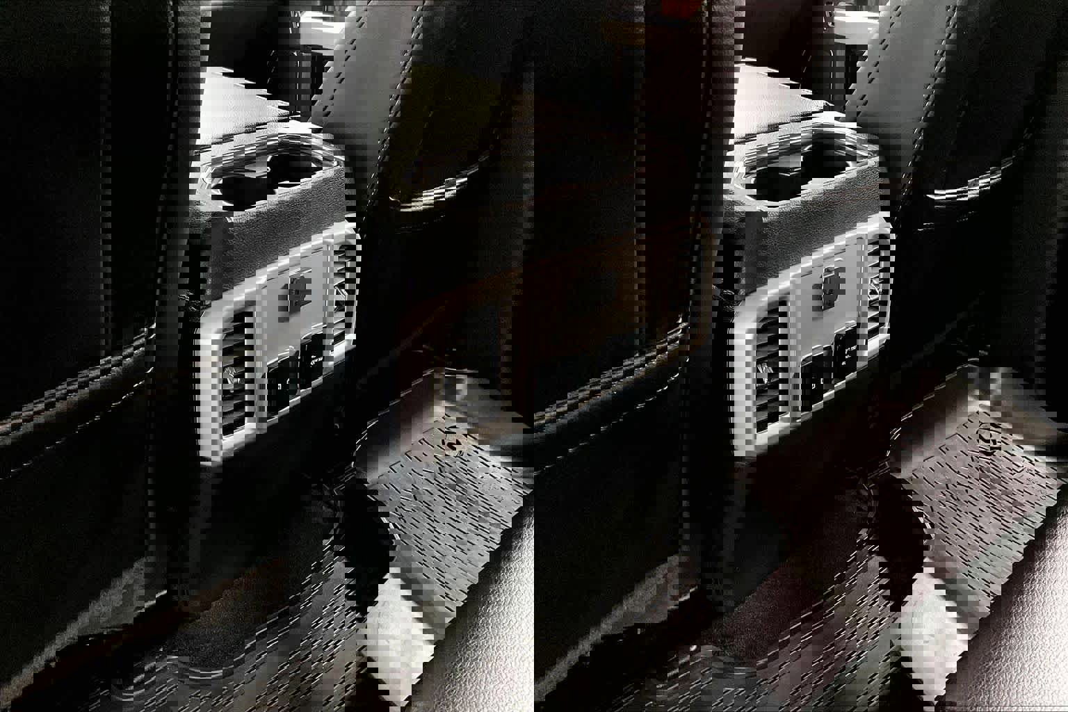 Used 2020 Ford F150 Lariat image 36