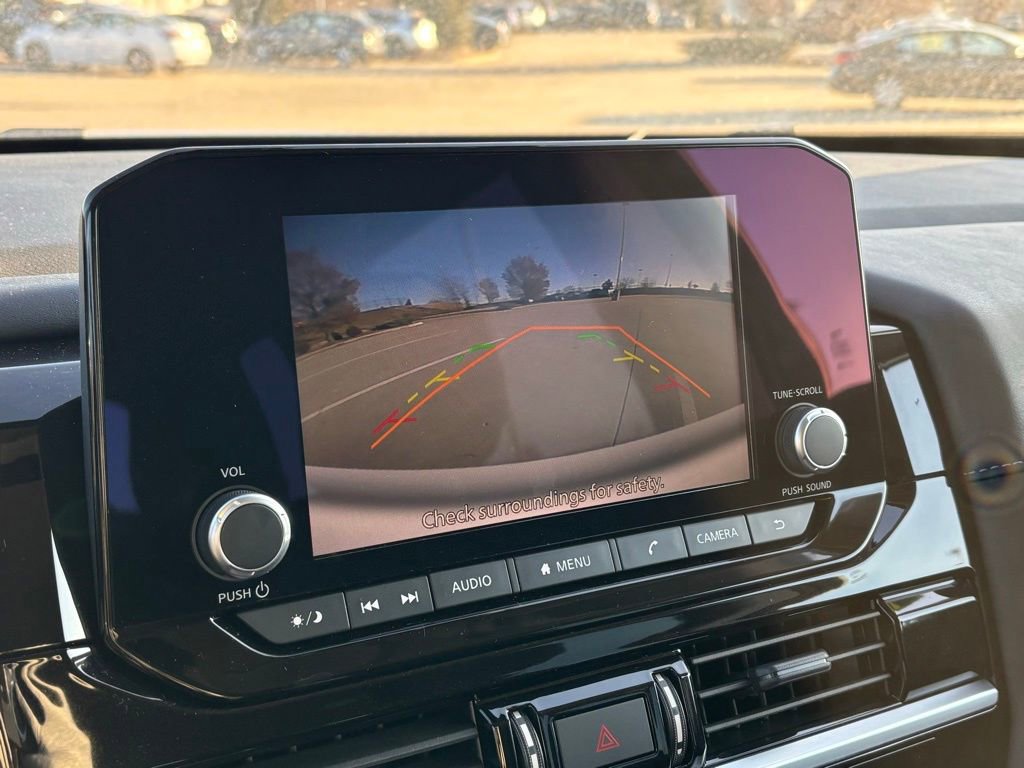 Used 2025 Nissan Pathfinder SV image 24