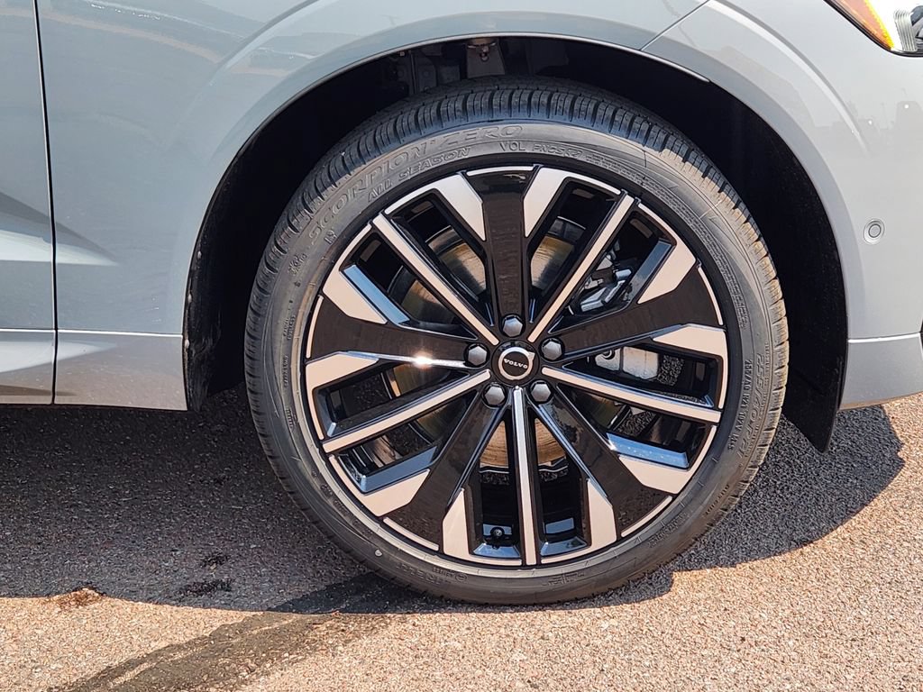 New 2026 Volvo XC60 T8 Ultra w/ Climate Package PRO AWD/4WD image 30