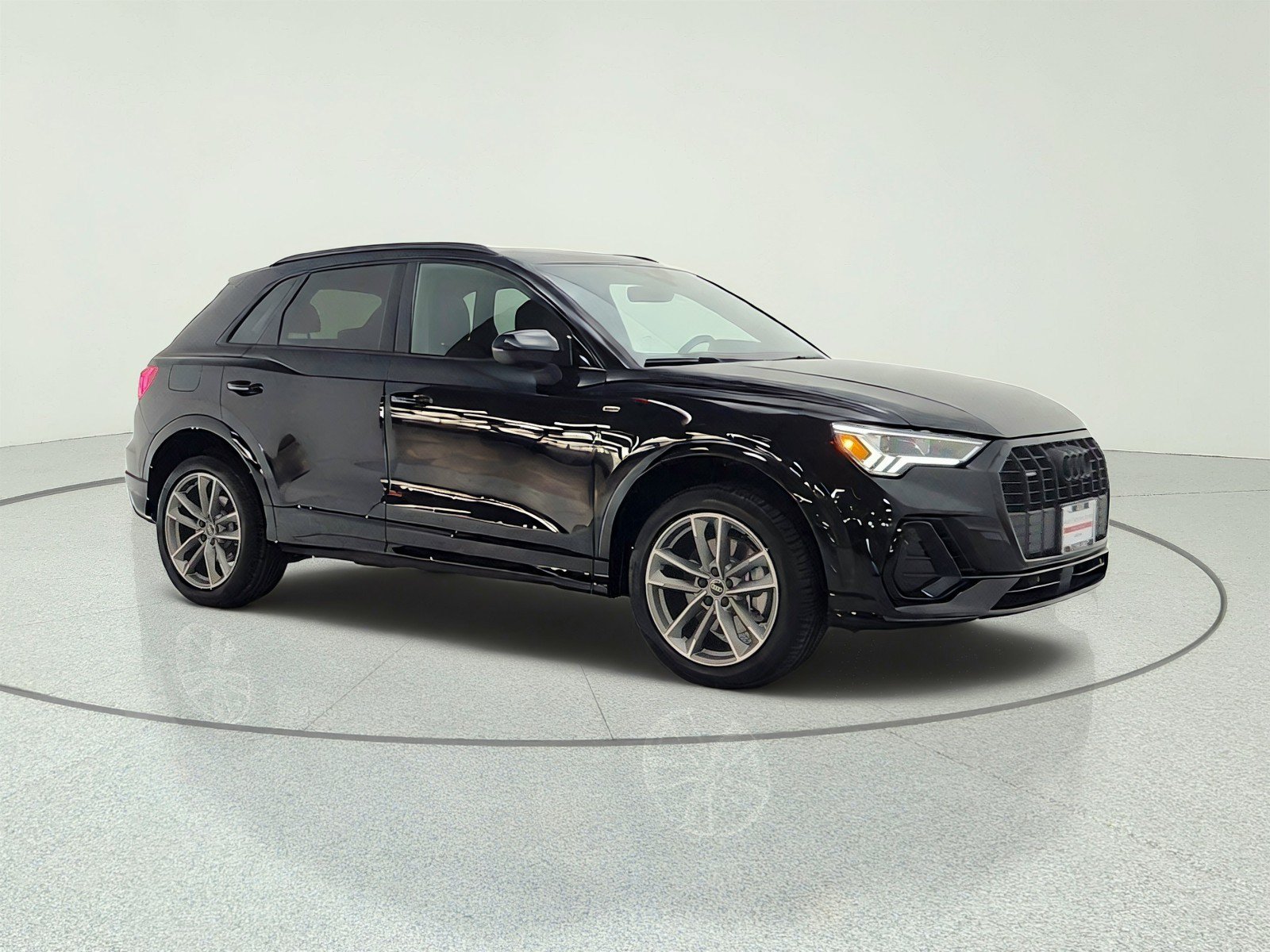 Used 2025 Audi Q3 2.0T Premium w/ Convenience Package AWD/4WD image 3