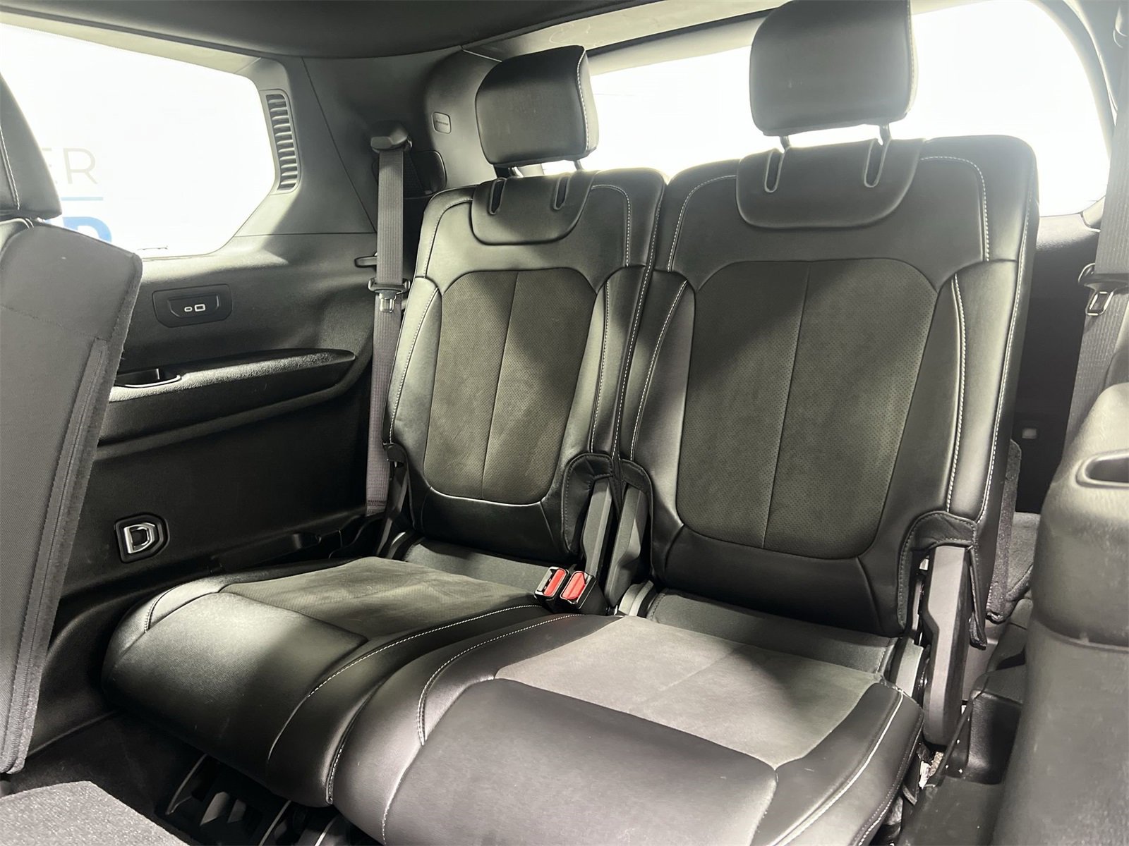 Used 2023 Jeep Grand Cherokee L Laredo image 22