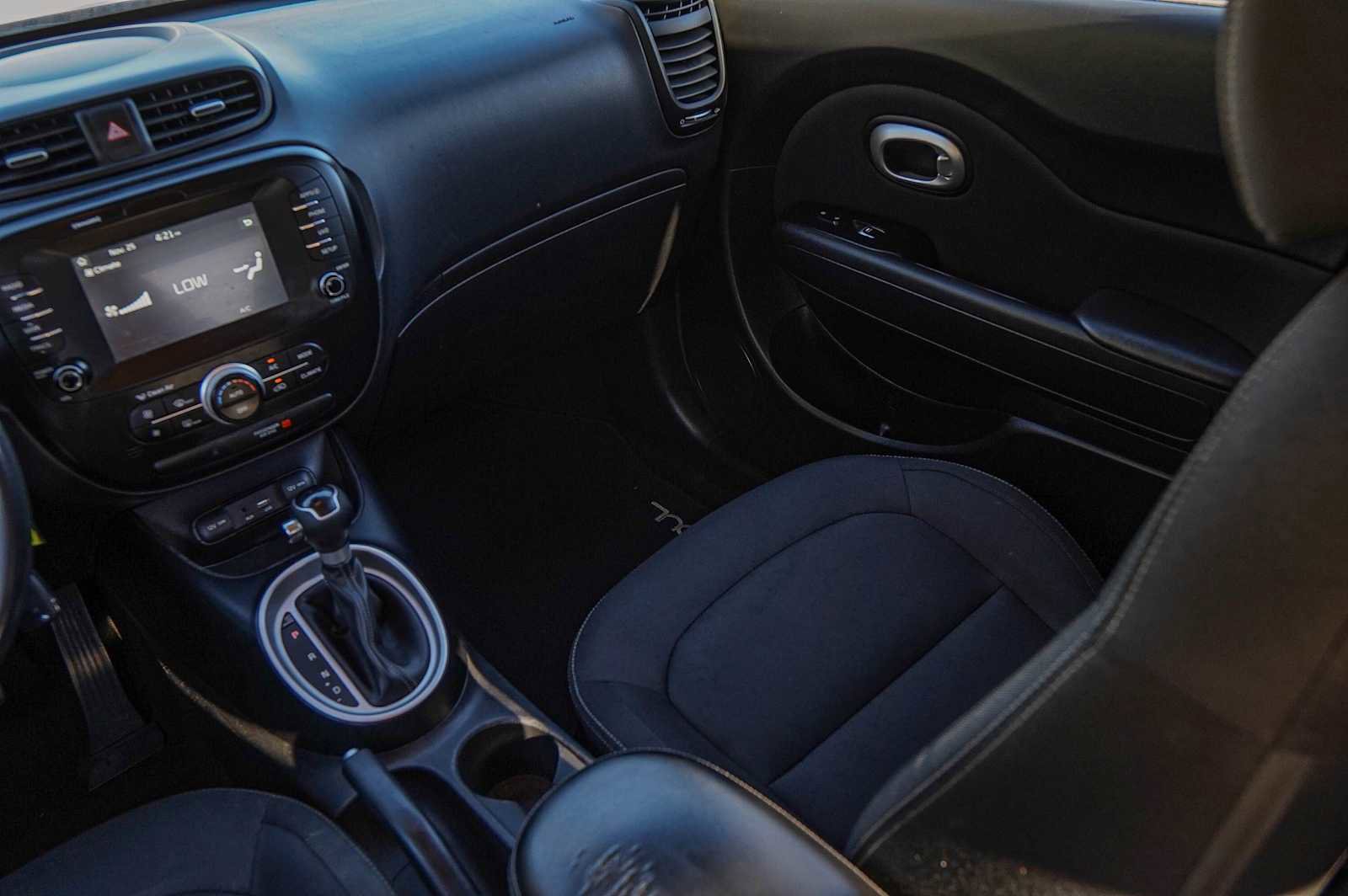 Used 2018 Kia Soul + image 26