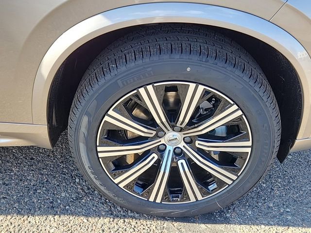 Certified 2025 Volvo XC90 B6 Core w/ Protection Package Premier image 15