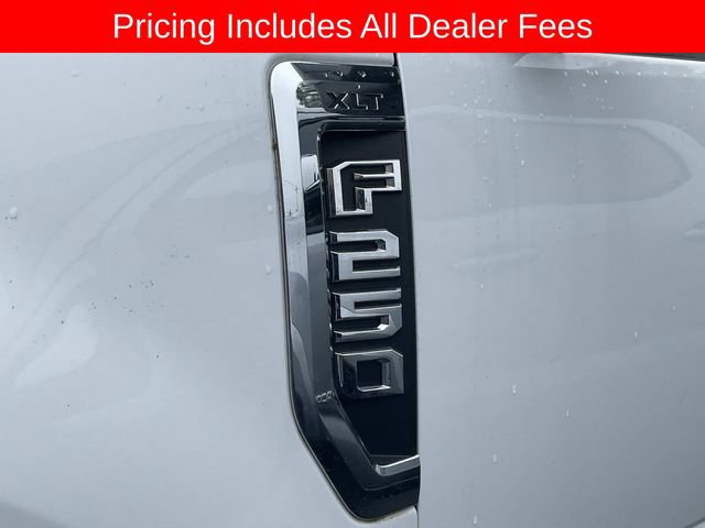 Used 2022 Ford F250 XLT w/ Black Appearance Package AWD/4WD image 3