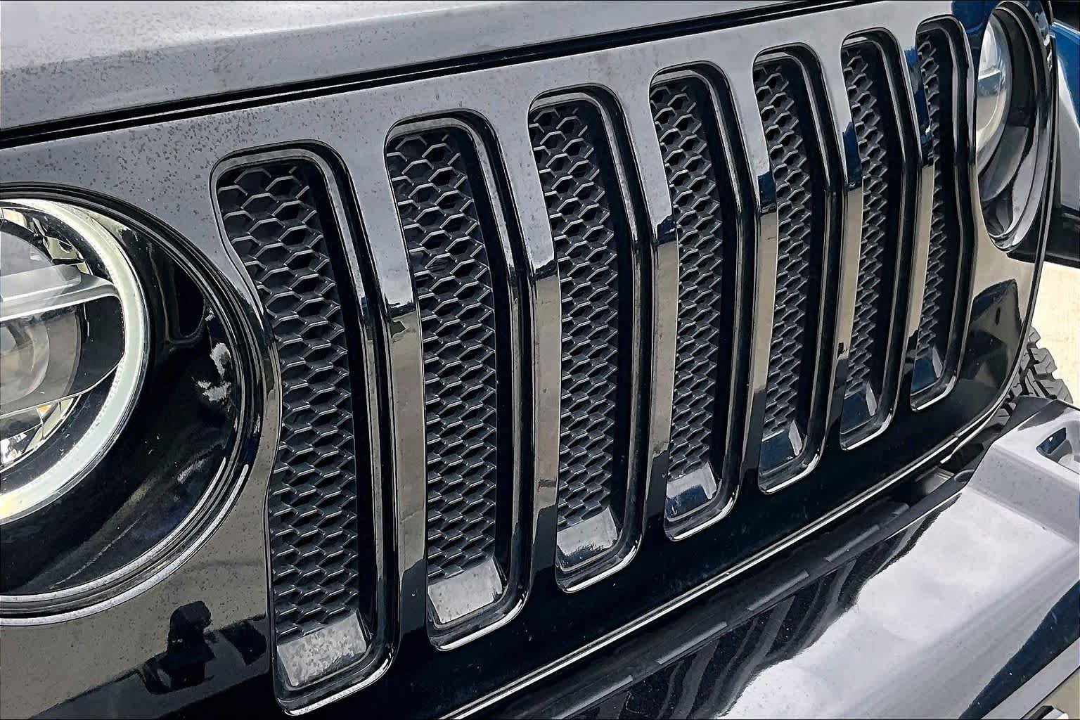 Used 2021 Jeep Wrangler Unlimited Sahara AWD/4WD image 30